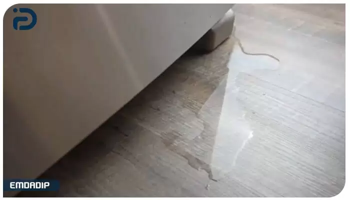 علت نشتی آب در یخچال