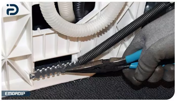 خراب شدن فنر درب