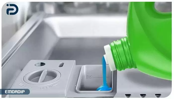 استفاده از مواد شوینده نامناسب